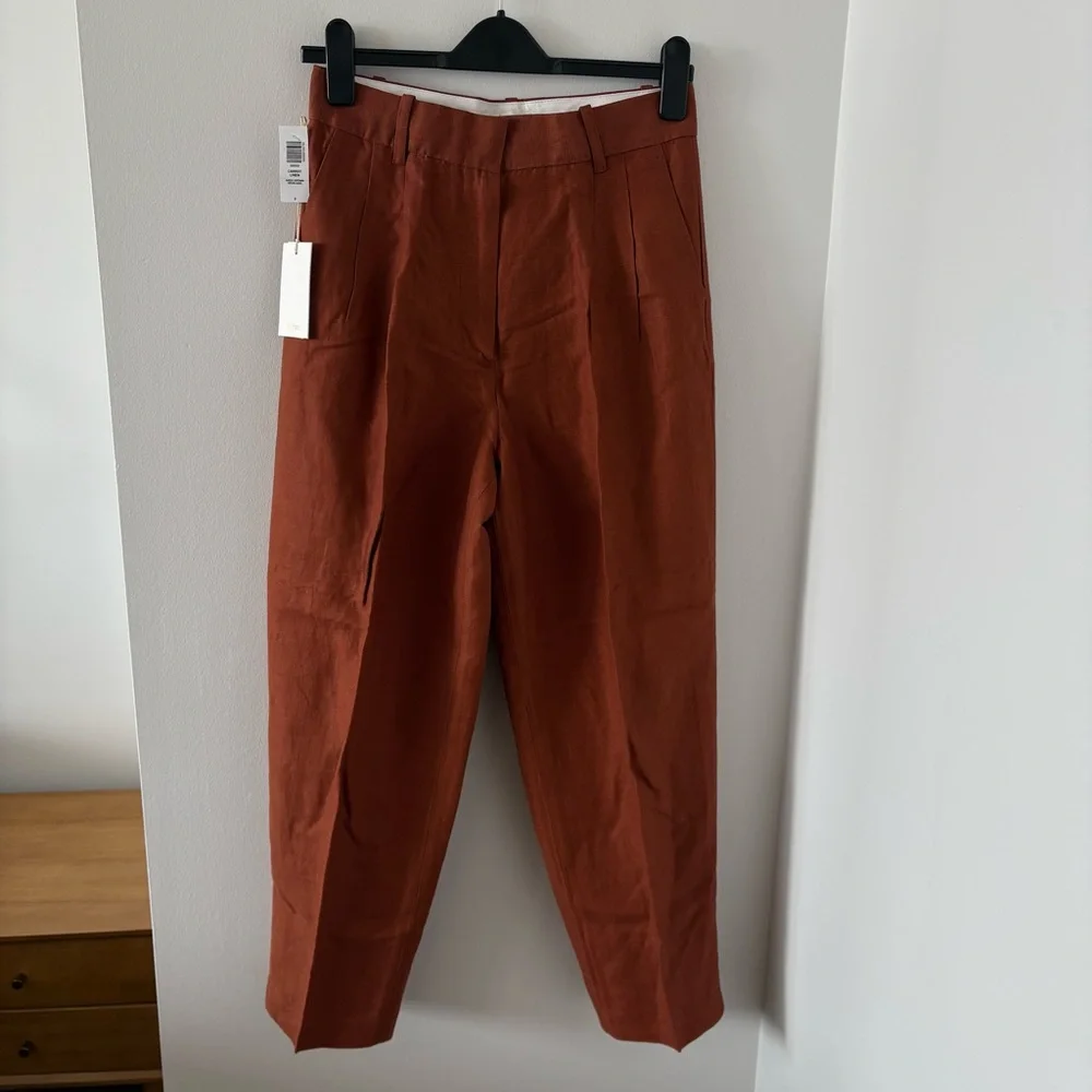 Aritzia Wilfred Carrot Linen High‎ Waisted Pants In Anise Brown Color Size 8 NWT